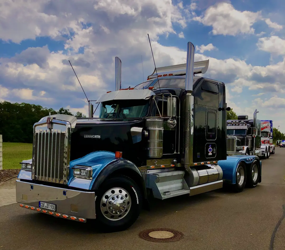 Kenworth W900